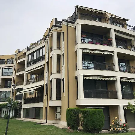 Boutique Luxury Sea View / Sea Garden Apartment Warna